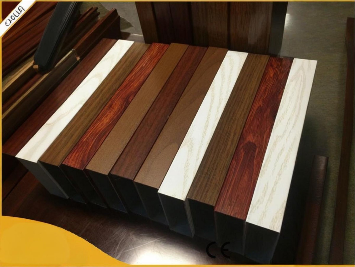Wood grain color Aluminum alloy doors and windows.jpg