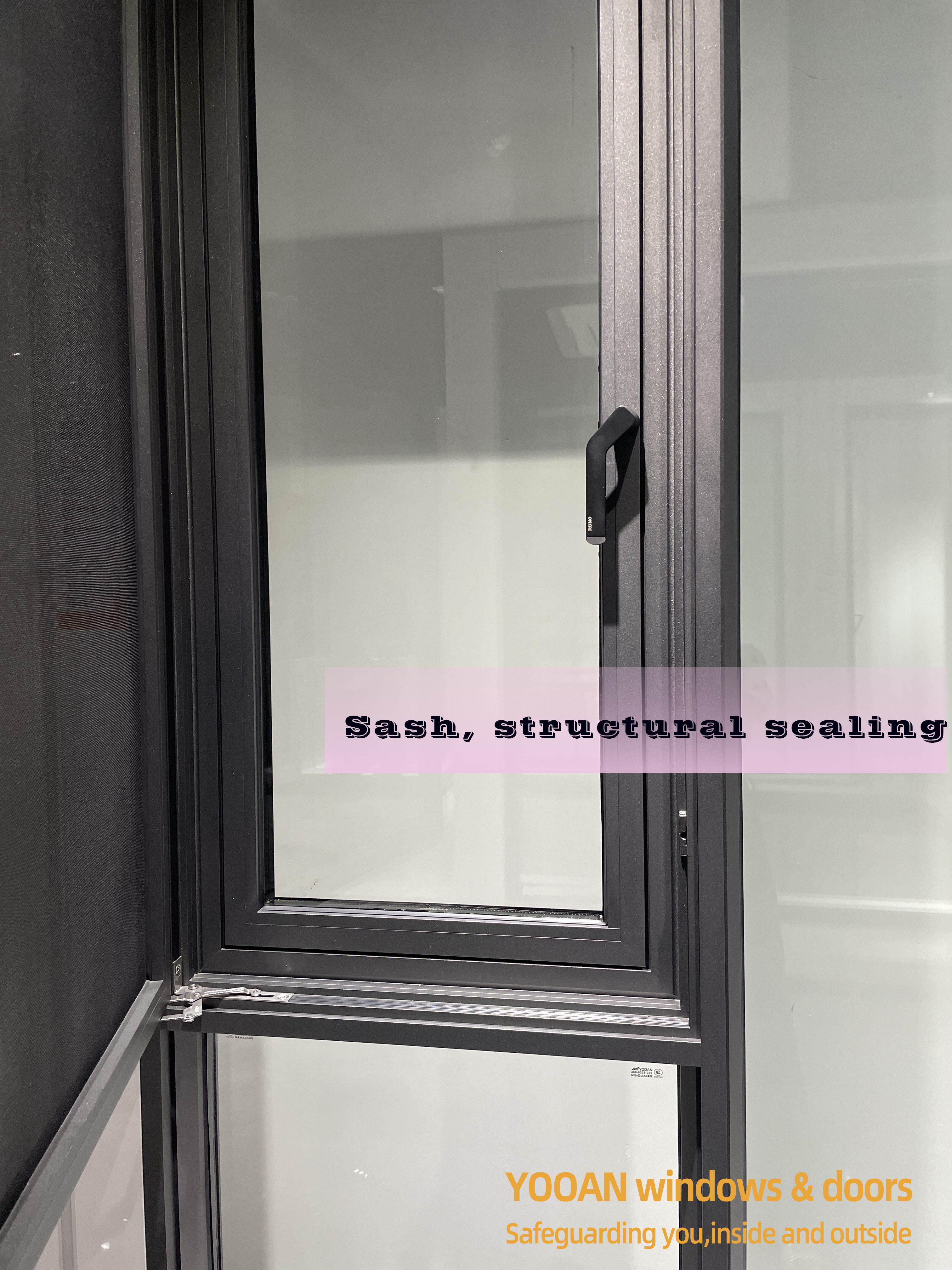 图2 Black aluminum window sash