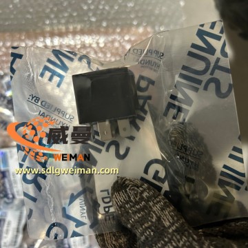 ORIGINAL HYUNDAI Relay 24L1-05100  R110-7 R140W-9 Electric Parts for Excavator