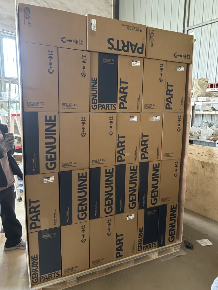 Meticulous Packaging, Ready for Overseas Export: Linyi Weiman Import & Export Co., Ltd. ensures the orderly shipment of engineering machinery parts to overseas customers.