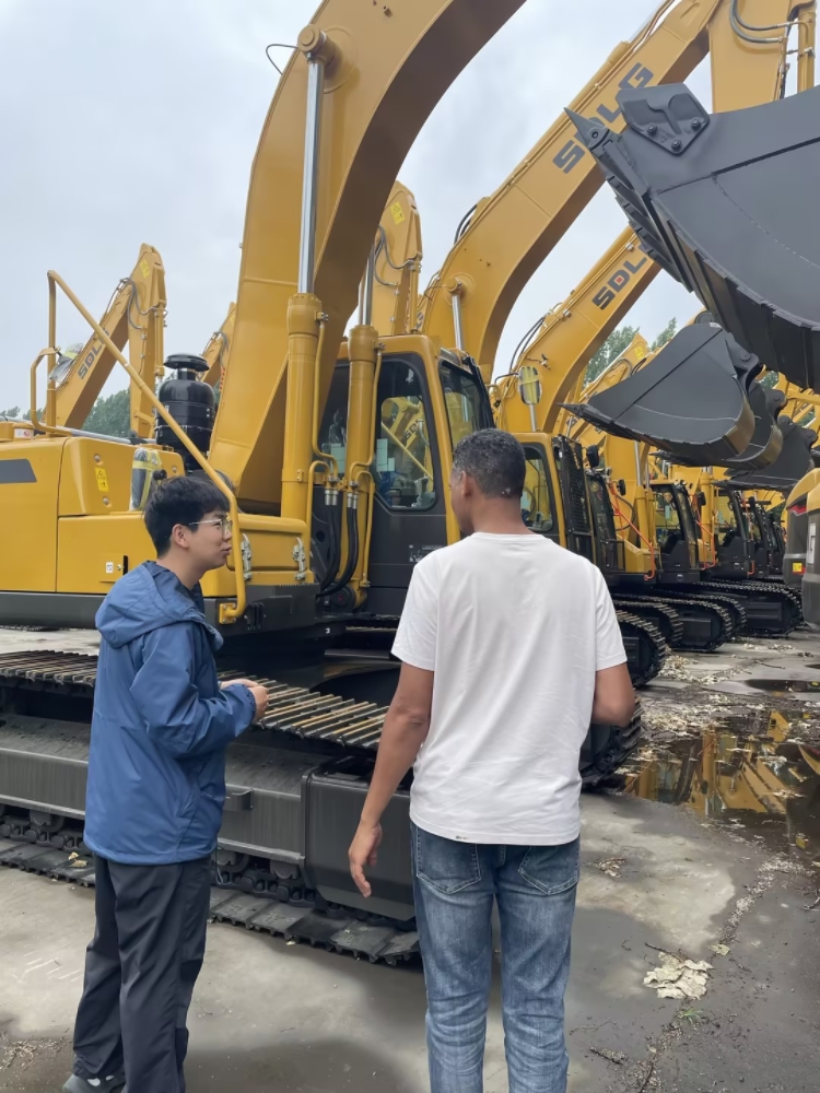 International clients visited and exchanged ideas, deepening strategic cooperation in the construction machinery field.