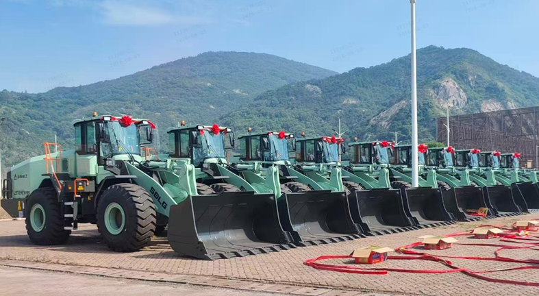 Green Port: Shandong Lingong L972HEV delivers in batches!