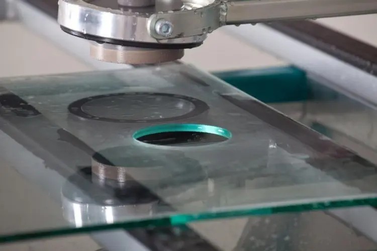 glass-drilling-main-description-and-accompanying-image