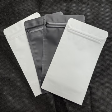 Tightened PE zipper Easy to heat seal, the bag is flat, wrinkle-free, and easy to process