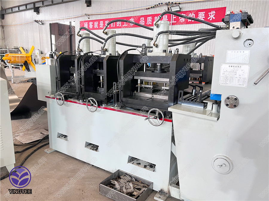 Electric Cabinet Roll Forming Machine (6)r17