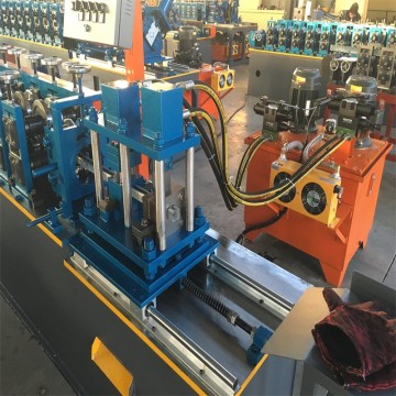 Формировочная машина для фотоэлектрических опор