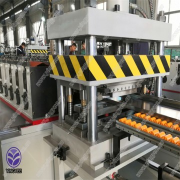 стеллажи супермаркета сзади / ламинарные формовочные машины