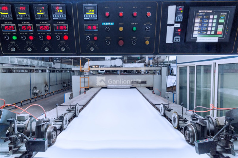 World-Class Equipment02n69