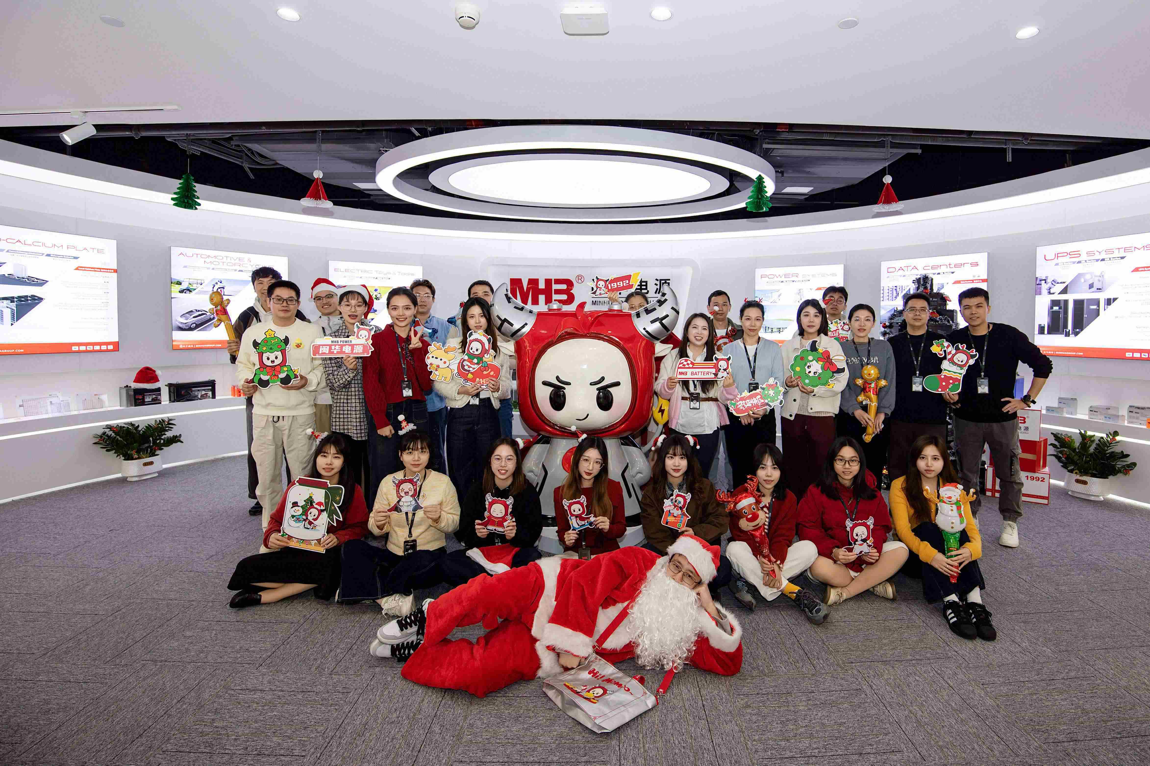 MHB battery wishes everyone Merry Christmas!