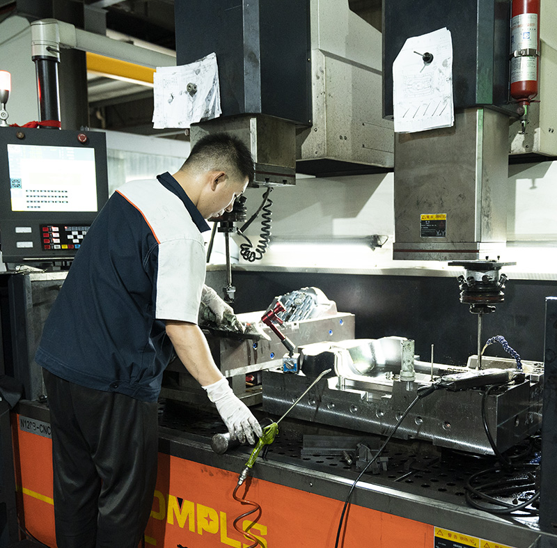 DX MOULDING ,TOOLING -Service