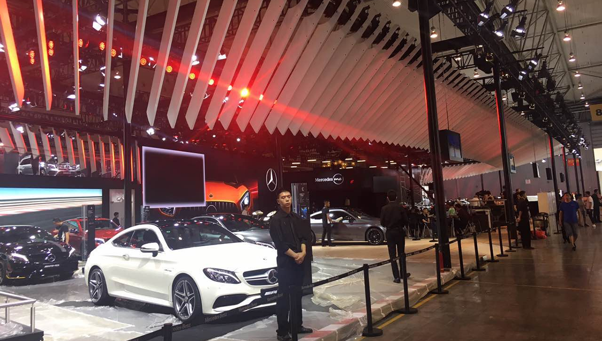 Guangzhou iTOPLITE Optoelectronics Elevates Mercedes-Benz Display at 2017 Chengdu Auto Show with Captivating Lighting (2)