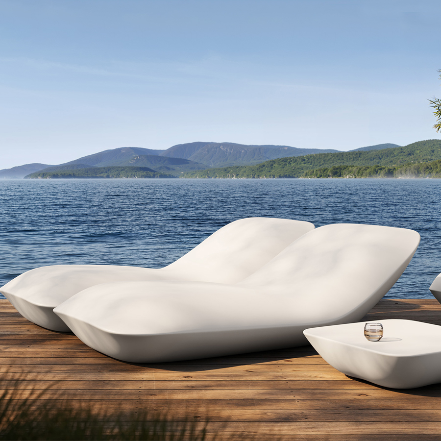 Chaise longue de bain de soleil en résine Villa Courtyard