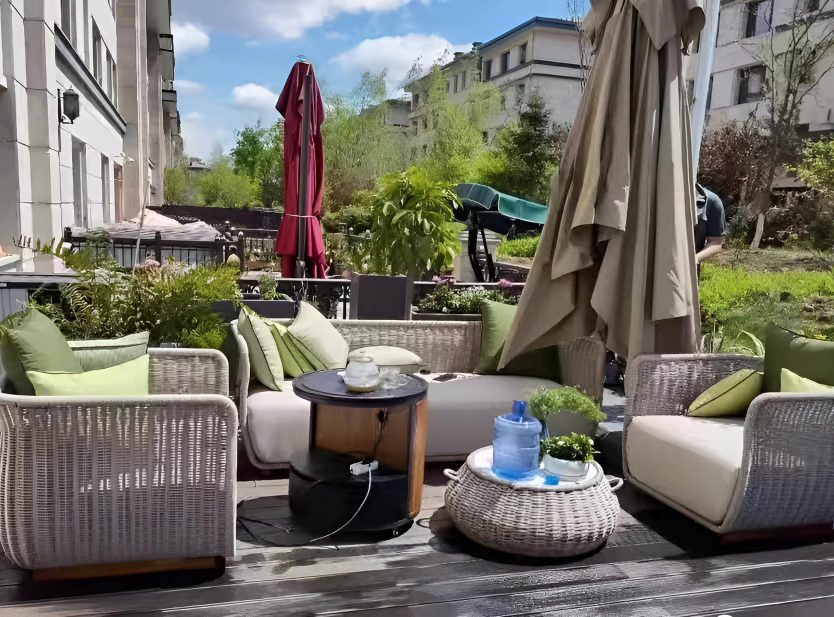 Mastering the Art of Pairing Outdoor Furniture with Courtyard Design