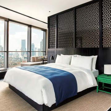 hotel elegant king size platform bed suites