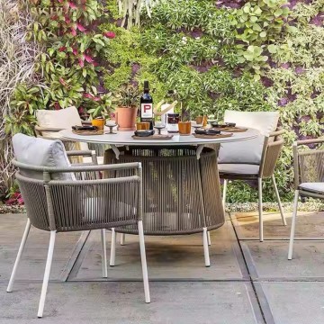 round outdoor dining sets for 4