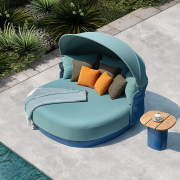 outdoor patio garden daybed with canopy