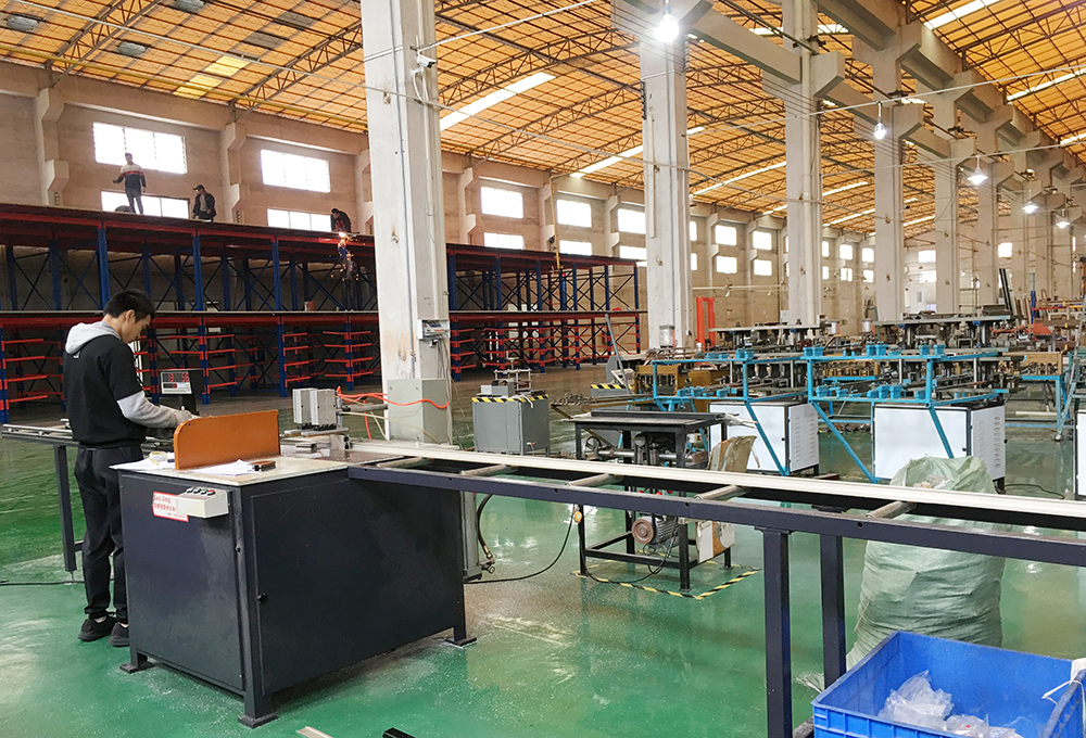 single mold cutting machine