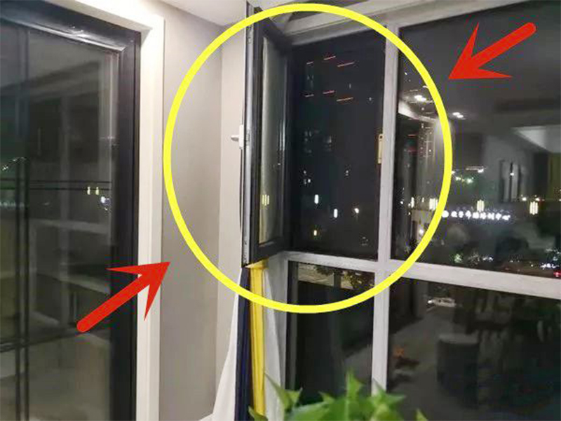 Sealing windows for your small balcony2