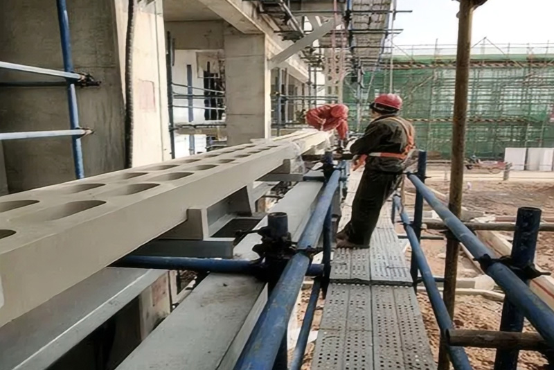 High-performance cast resin insulated busduct for superior electrical