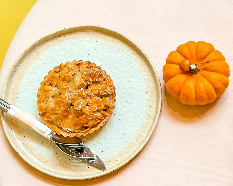 pumpkin powder cake