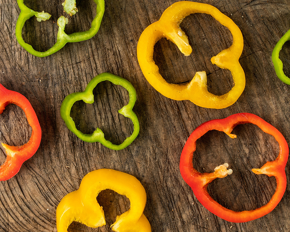 colored-bell-pepper-sliced