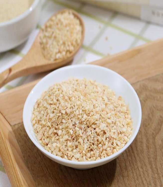 How Much Dried Minced Garlic Equals a Clove?