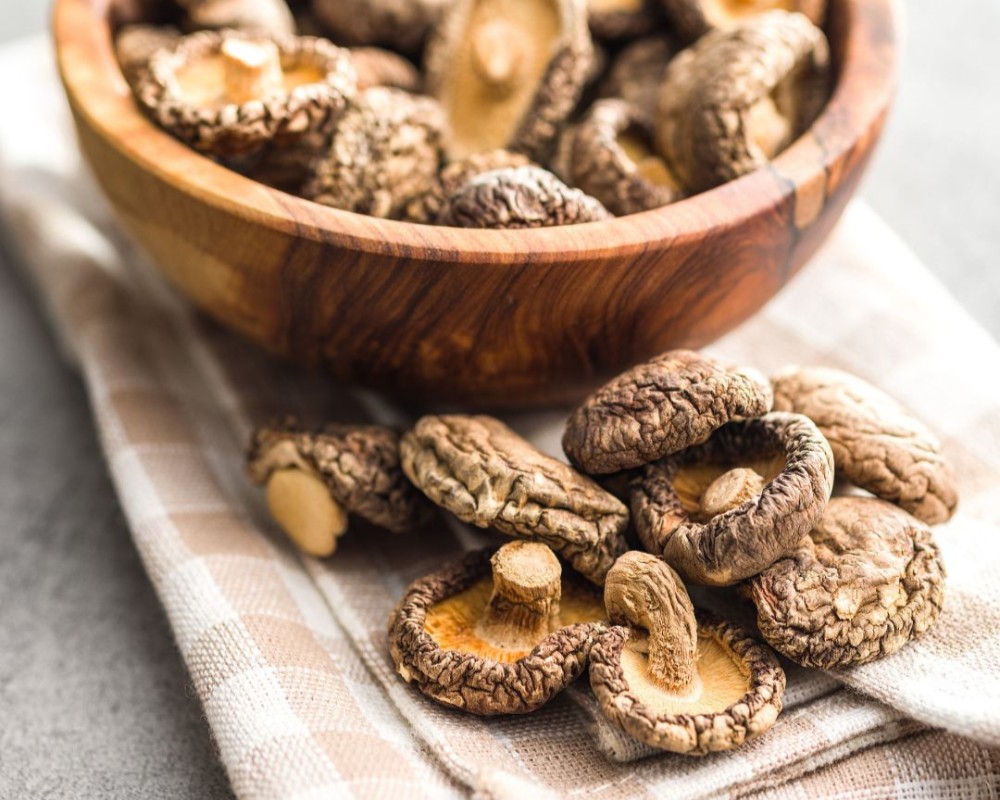 dried whole shiitake mushrooms