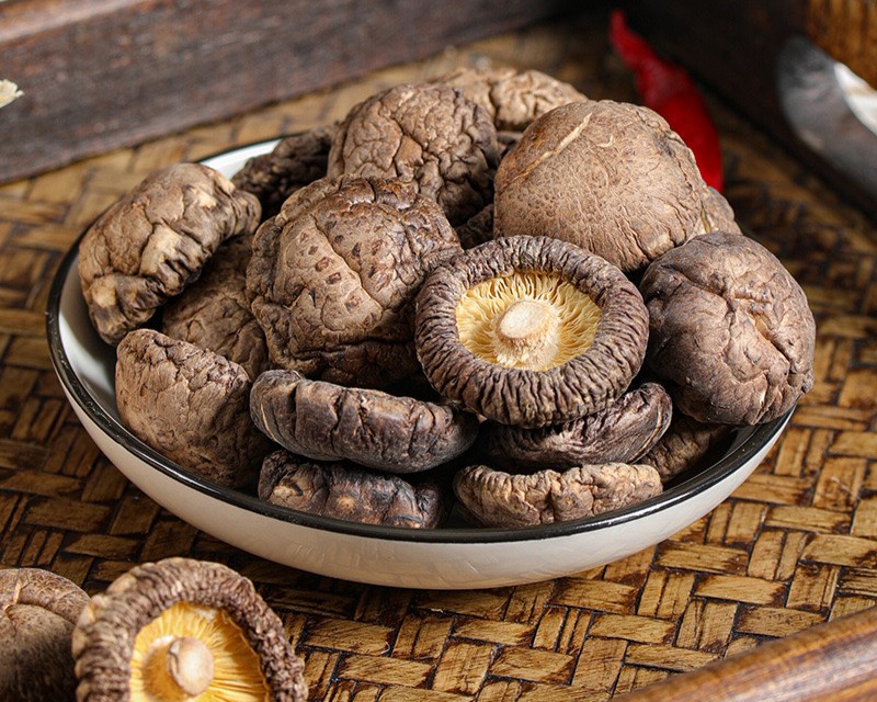 dried whole shiitake