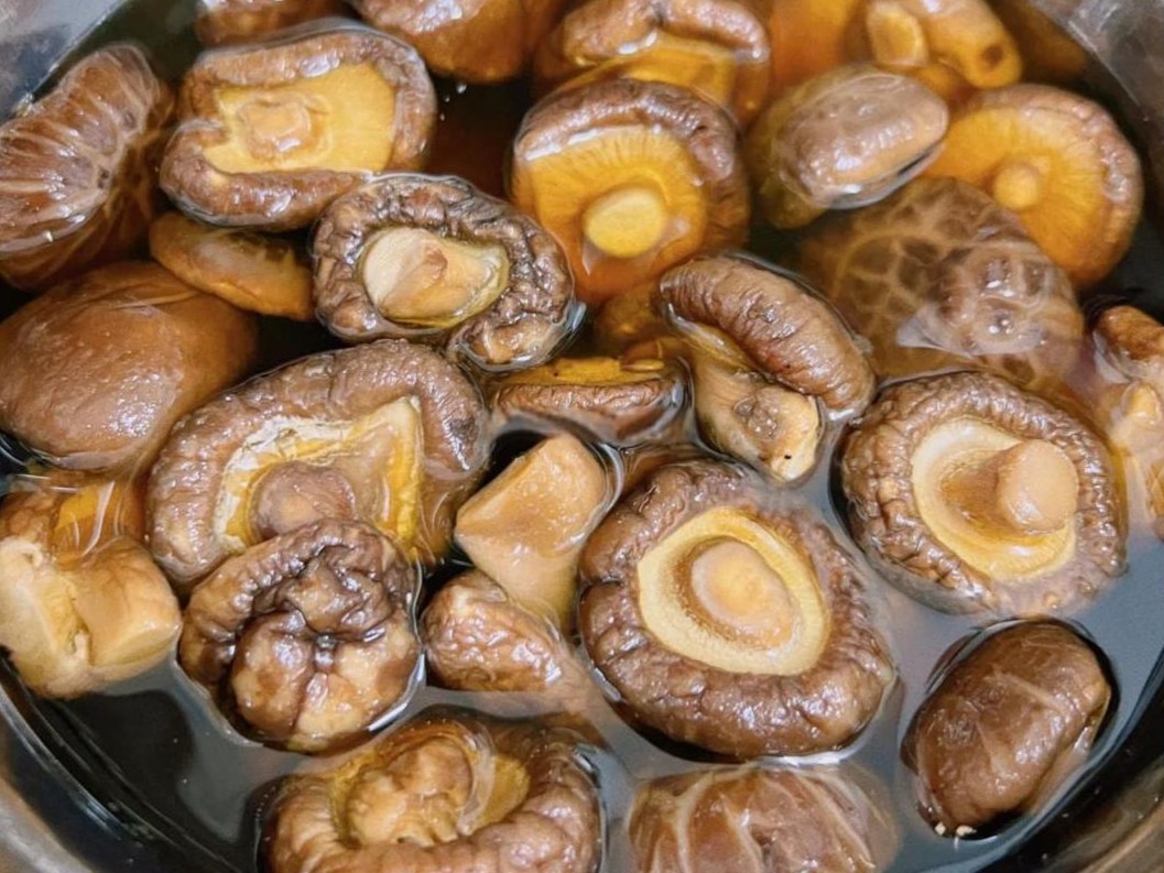 Dried Mushrooms.jpg