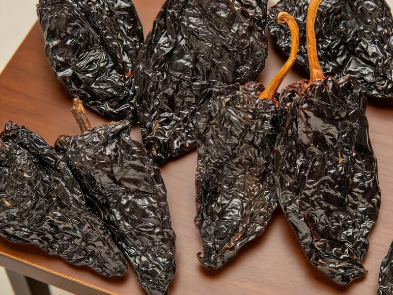 Dried Poblano Pepper.jpg