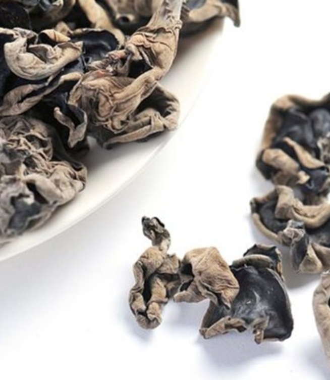 A Complete Guide to Dried Wood Ear Mushrooms: Nutrition, Uses, and Applications