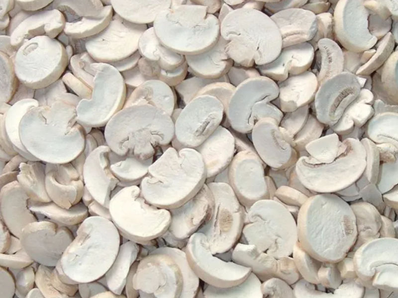 dried white button mushroom slice.png