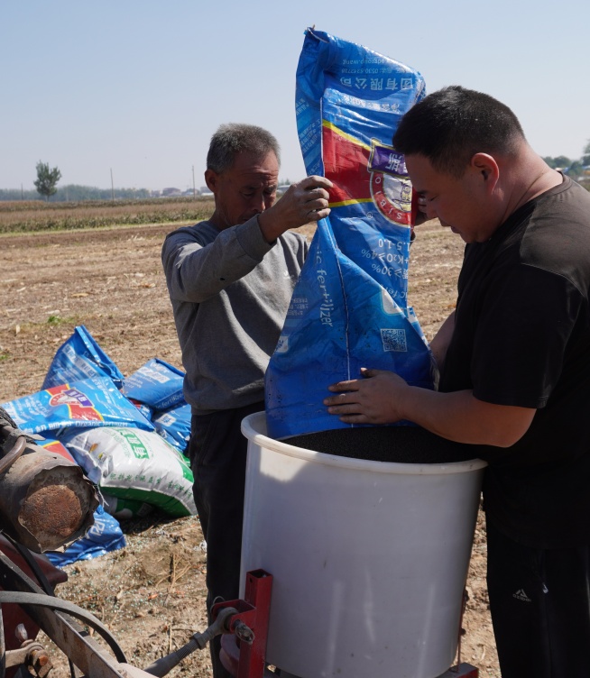 Regenerative Agriculture Practices: How Organic Fertilizer Improves Soil Health