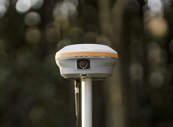 CHCNAV i93 GNSS receiver RTK mobile station performance parameters and engineering application advantages are as follows