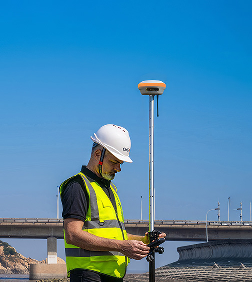 i83-smart-antenna-high-performance-gnss