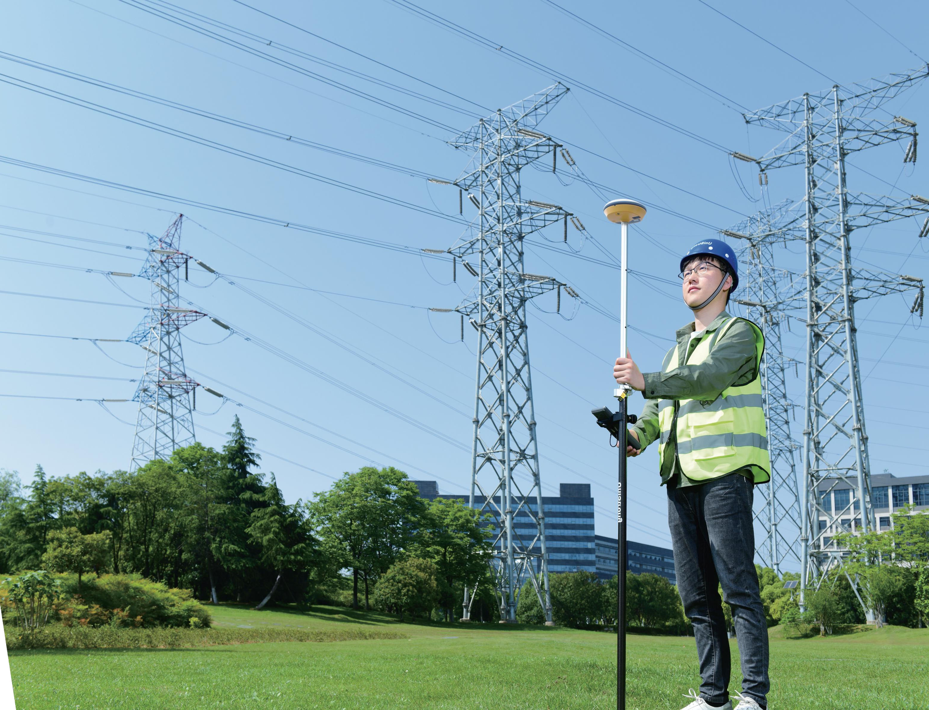 UniStrong G950AR Visual RTK : Comment l’implantation en réalité augmentée simplifie les levés topographiques sur le terrain