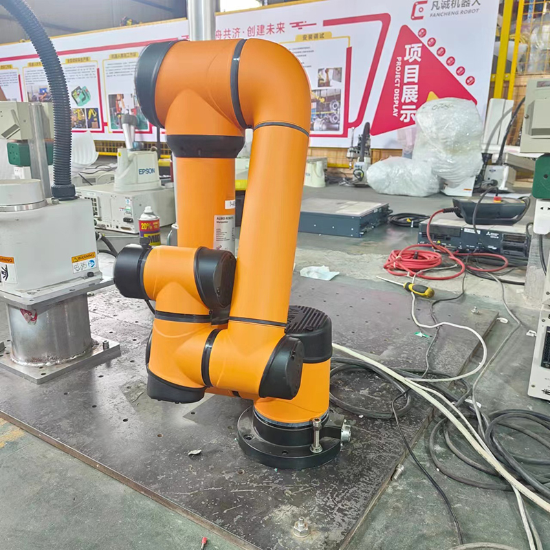 Second-Hand AUBO i5 Cobot for Assembly Packaging (1)