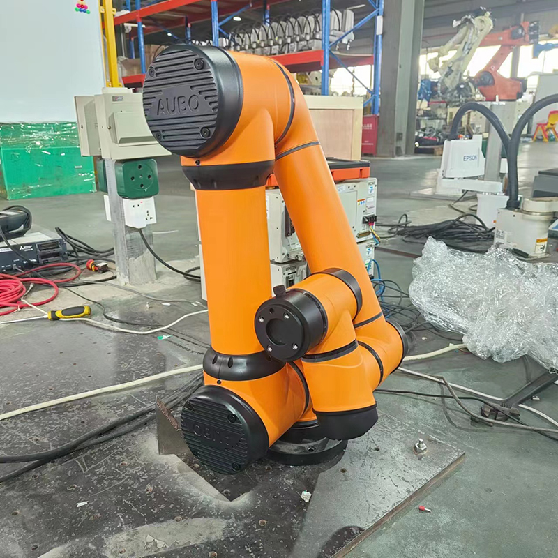 Second-Hand AUBO i5 Cobot for Assembly Packaging (2)