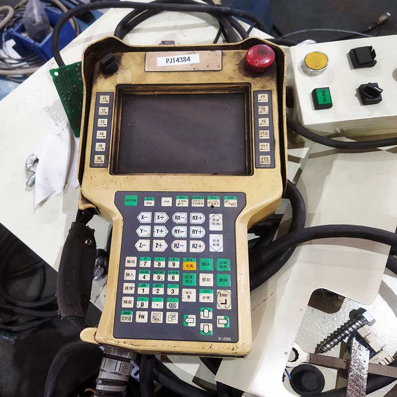 Robots DAIHEN AII-B4 6 axes d'occasion avec contrôleur FD19 (4)