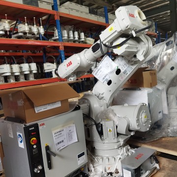 ABB IRB6700-200/2.6 Robot