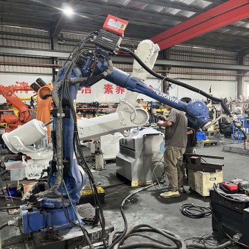 YASKAWA MOTOMAN GP35L ROBOT