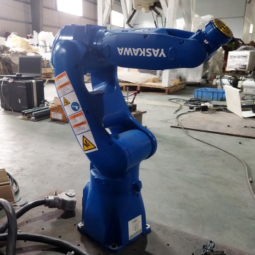 YASKAWA MOTOMAN SMALL ROBOT GP7