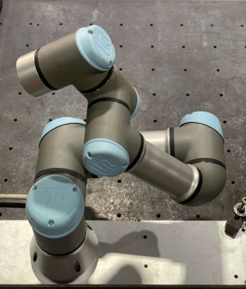 Used Universal Robots UR3 6-Axis Tabletop Collaborative Robot Arm (Cobot) with CB3 Controller
