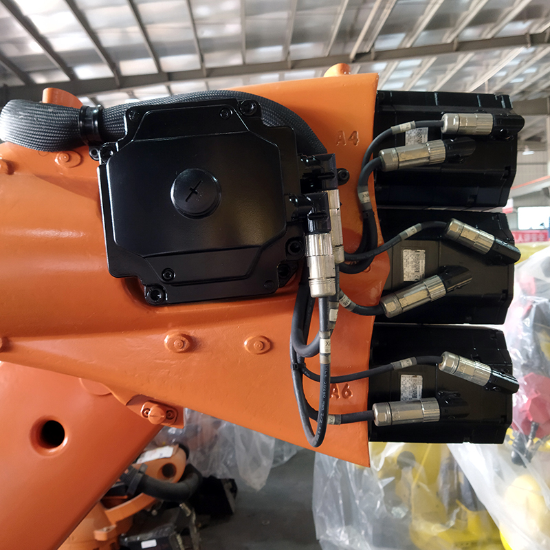 Refurbished KUKA KR210 R2700 with KRC2 controller