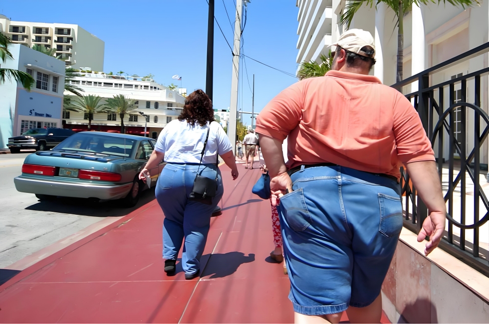 overweight people.jpg