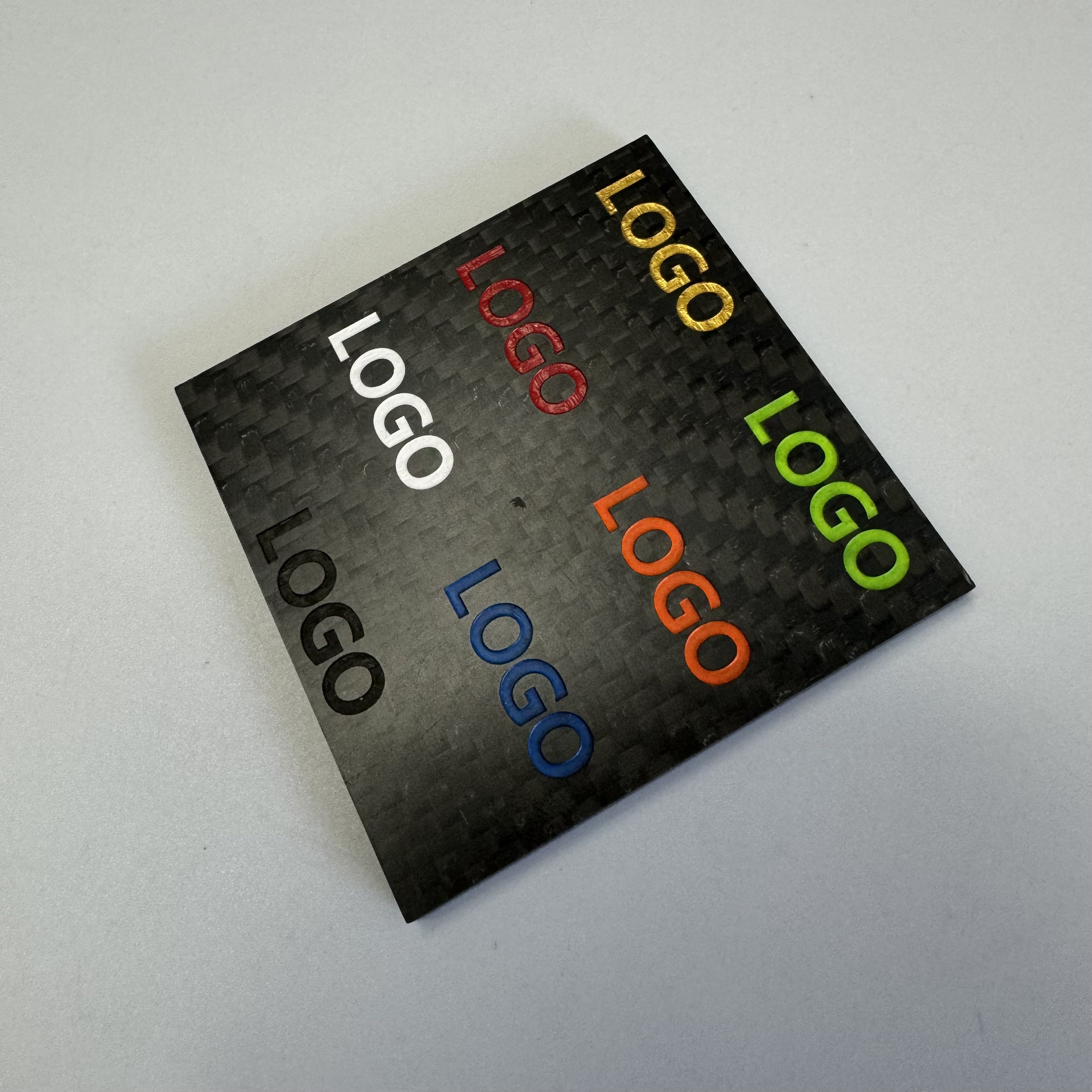 لوحة كربون ملونة.png