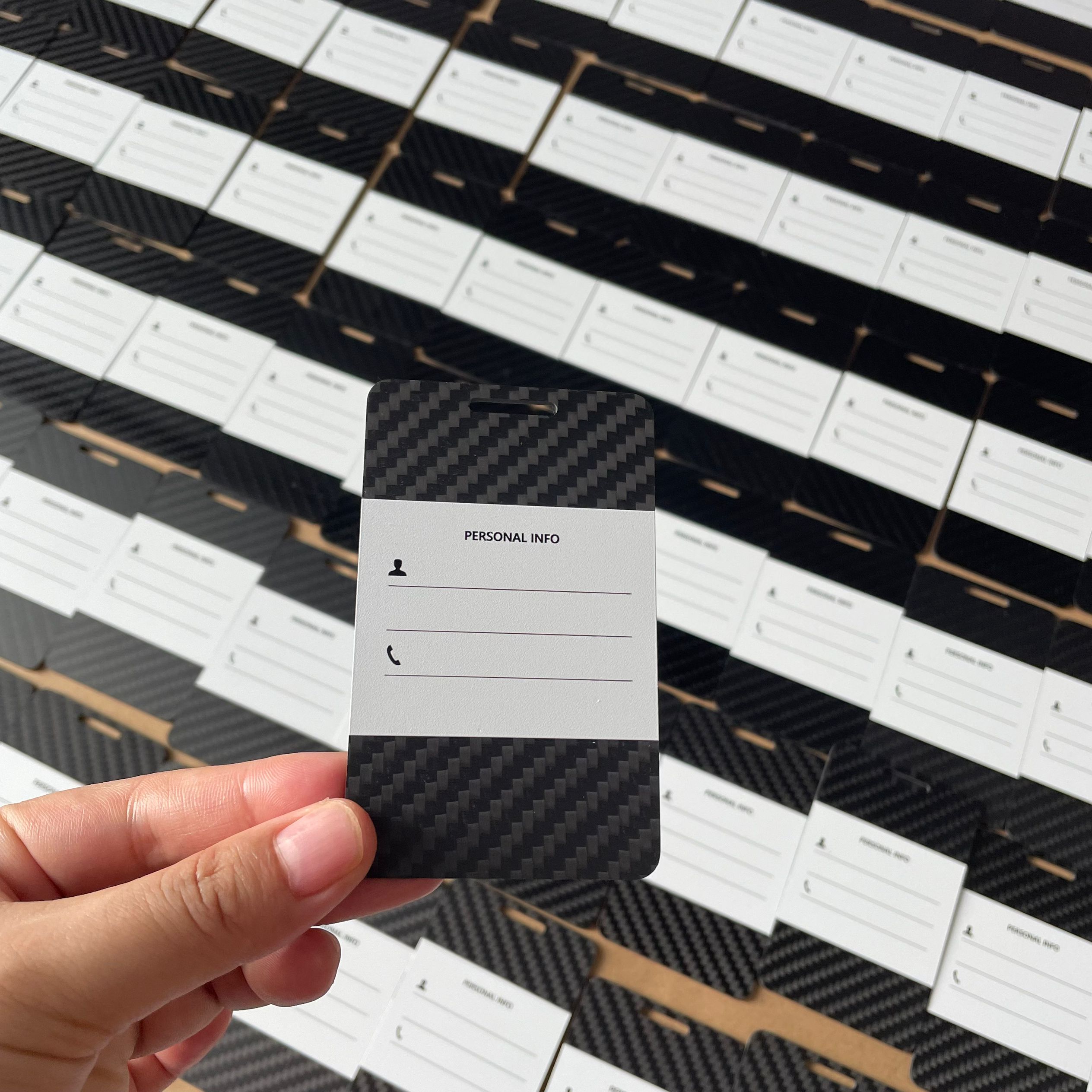 Durable Carbon Fiber Luggage Tag - Lightweight & Stylish