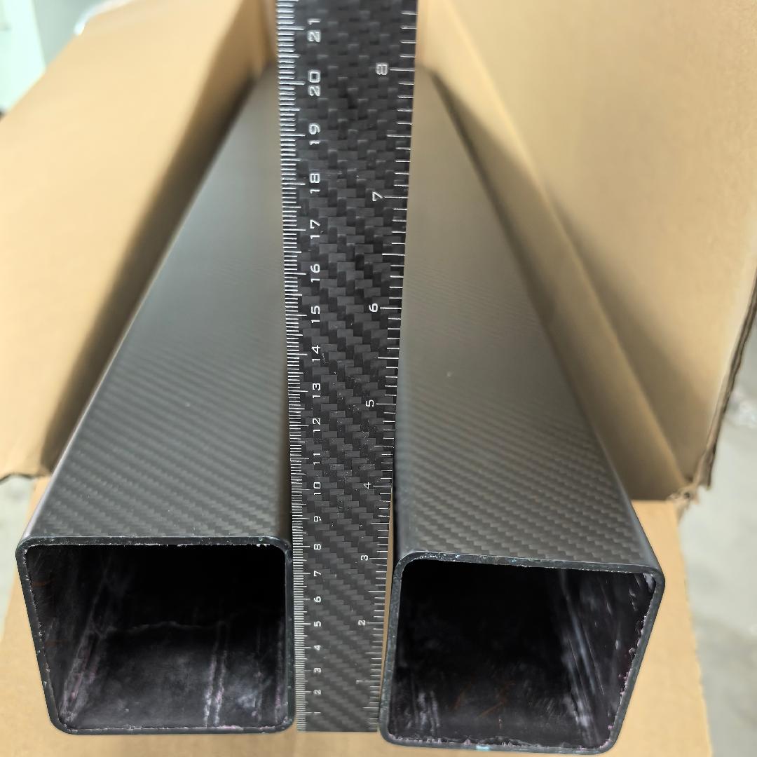 Tubo cuadrado de carbono.jpeg