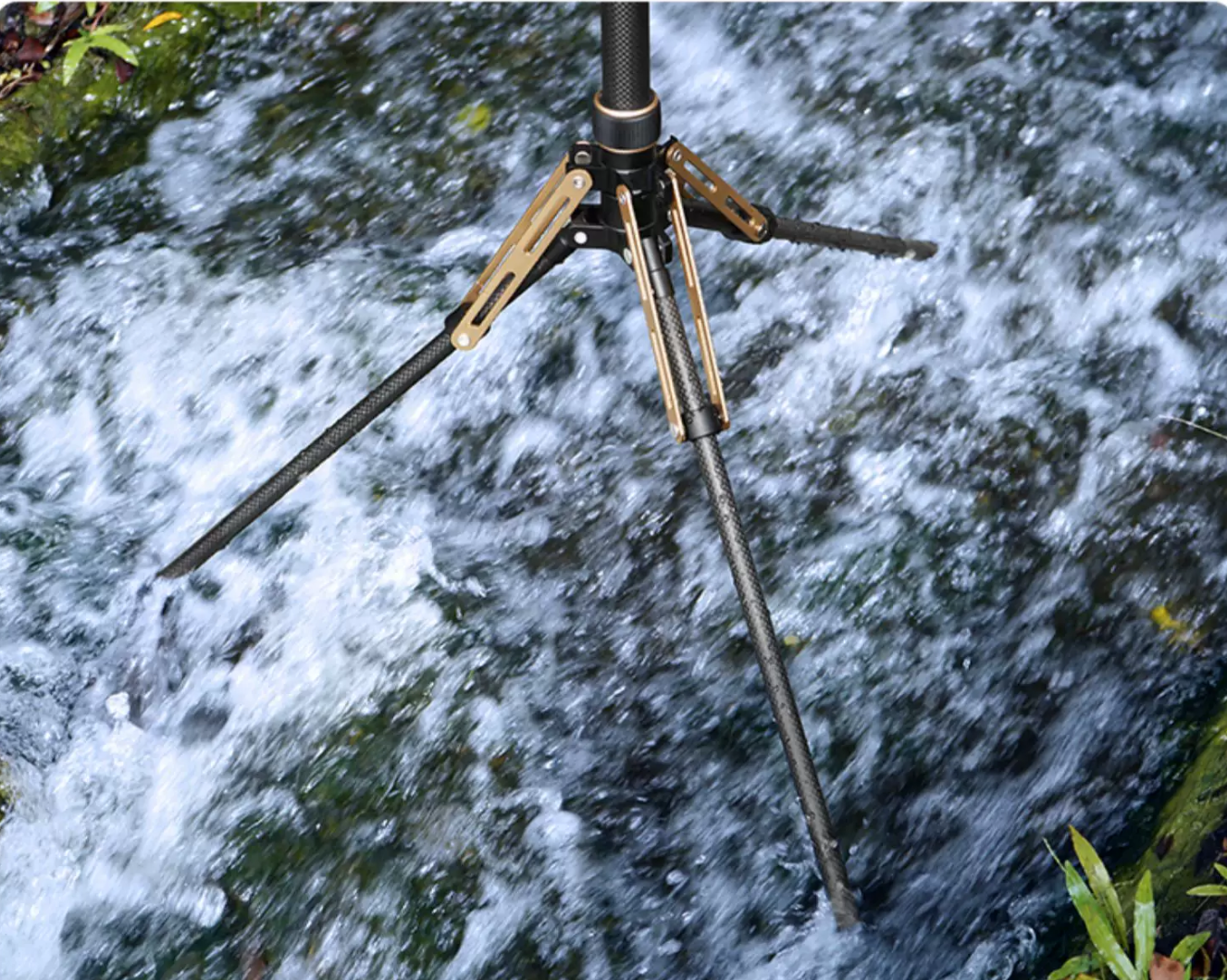 Carbon Fiber Camera Stand (1).png