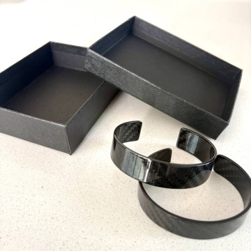 Custom Carbon Fiber Bracelet with Personalized Logo and Pattern Engraving